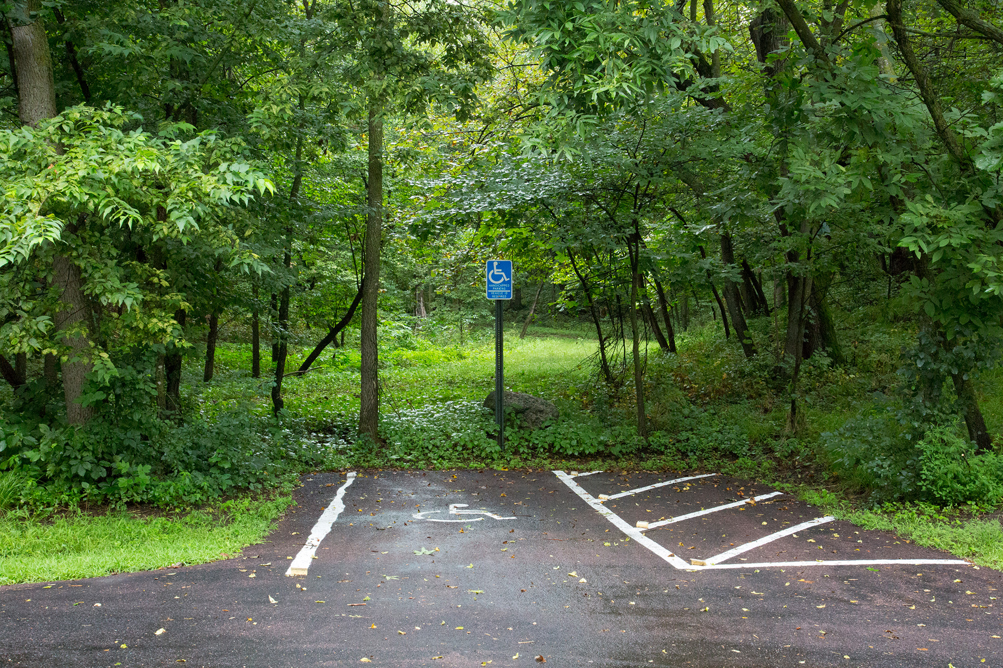 Ramsey Park Redwood Falls 15 Handicap parking location at Ramsey Park near the waterfalls in Redwood Falls, MN.